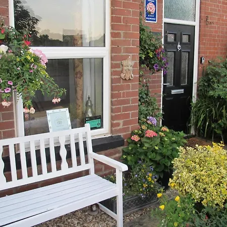 Holmleigh House Bed And Breakfast-2